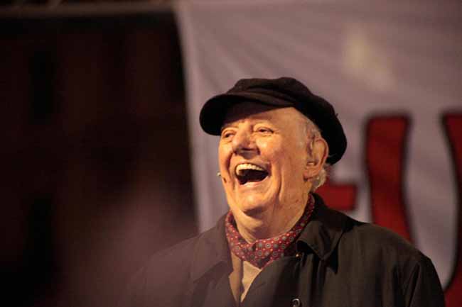 E’ morto il premio Nobel Dario Fo. Domani i funerali laici in piazza Duomo E’ morto il premio Nobel Dario Fo. Domani i funerali laici in piazza Duomo