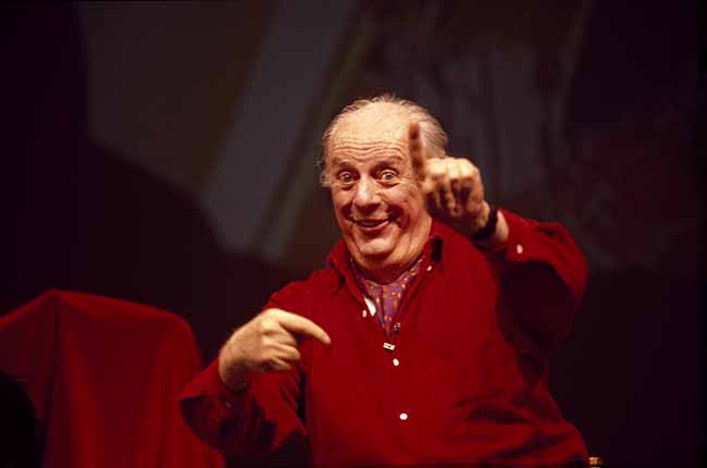 E’ morto il premio Nobel Dario Fo. Domani i funerali laici in piazza Duomo E’ morto il premio Nobel Dario Fo. Domani i funerali laici in piazza Duomo