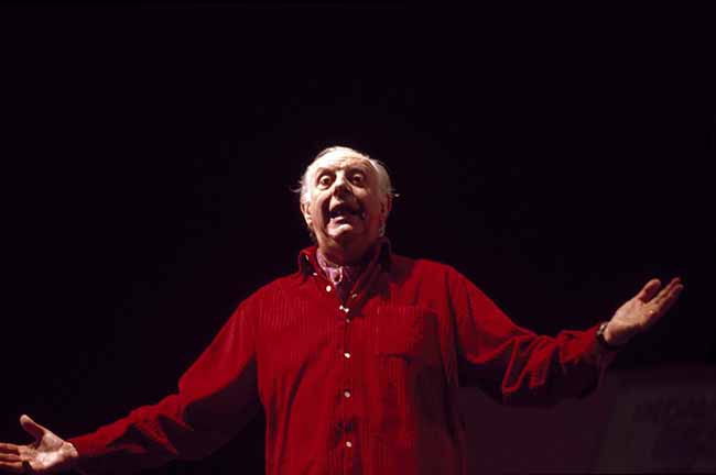 E’ morto il premio Nobel Dario Fo. Domani i funerali laici in piazza Duomo E’ morto il premio Nobel Dario Fo. Domani i funerali laici in piazza Duomo