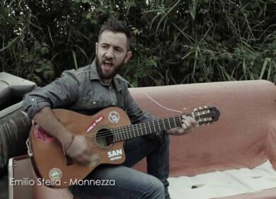 Caos rifiuti. La “monnezza” diventa una ballata. Il video della vergogna
