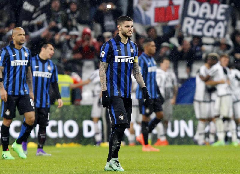 Icardi, frasi choc. Curva Inter. “Via la fascia da capitano. Pagliaccio” Icardi, frasi choc. Curva Inter. “Via la fascia da capitano. Pagliaccio”