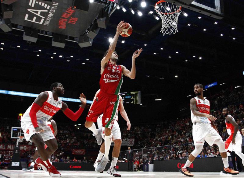 Olimpia Milano vince il derby con Varese: è già sola in vetta al campionato Olimpia Milano vince il derby con Varese: è già sola in vetta al campionato