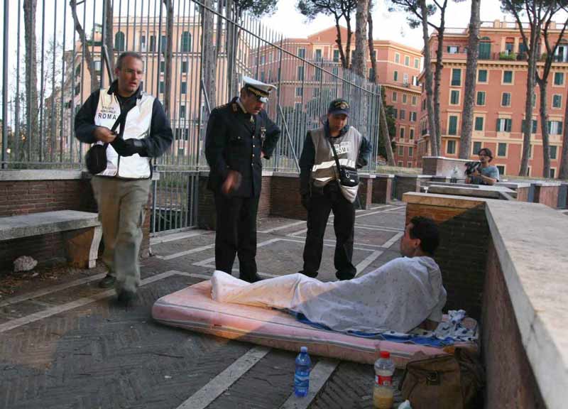 A Roma non c’è spazio per i nuovi poveri. Mense affollate e pochi dormitori
