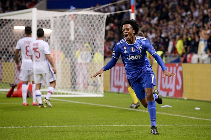 Champions, Lione-Juventus: Buffon super, Cuadrado decide. Juve 1° nel girone H Champions, Lione-Juventus: Buffon super, Cuadrado decide. Juve 1° nel girone H
