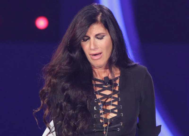 Pamela Prati via dal Gf Vip, atterra alla glbt night dei “MaGayzzini”