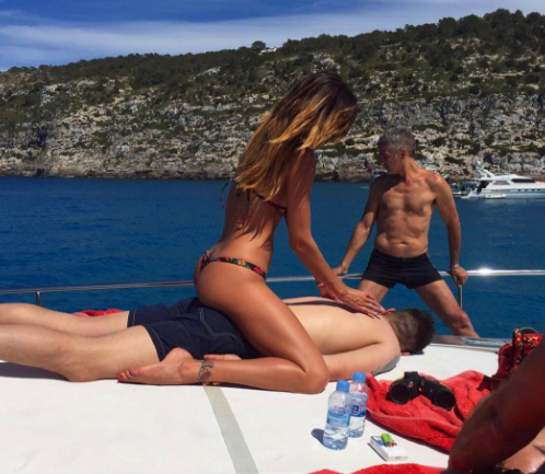 Iannone rivela: “Io e Belen? E’ cominciata così…” Iannone rivela: “Io e Belen? E’ cominciata così…”