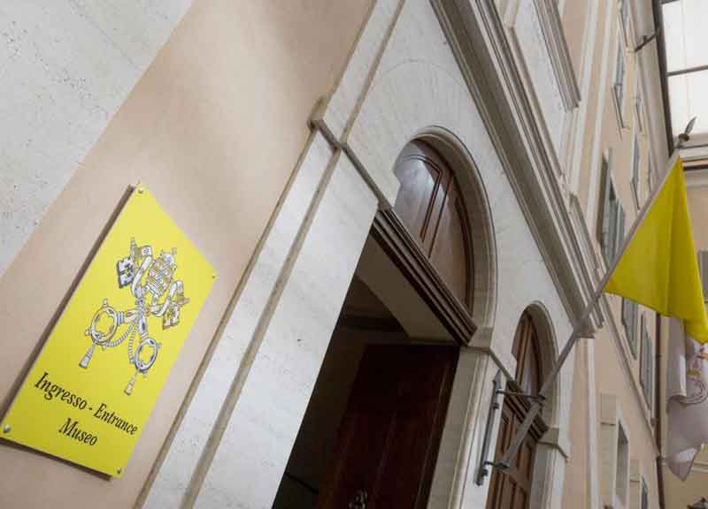 Castelgandolfo, Francesco apre le porte della residenza papale. Evento storico Castelgandolfo, Francesco apre le porte della residenza papale. Evento storico