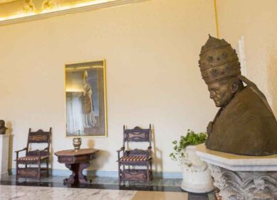 Castelgandolfo, Francesco apre le porte della residenza papale. Evento storico