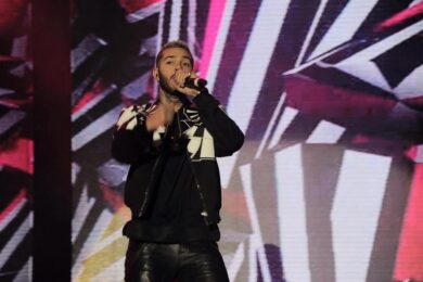 Emis Killa, bufera per la sua ultima canzone: “Non istigo al femminicidio”