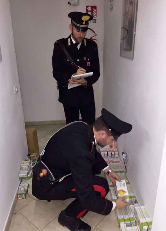 Eur, le cuoche svuotano la mensa scolastica: trovate con l’auto piena di pesce