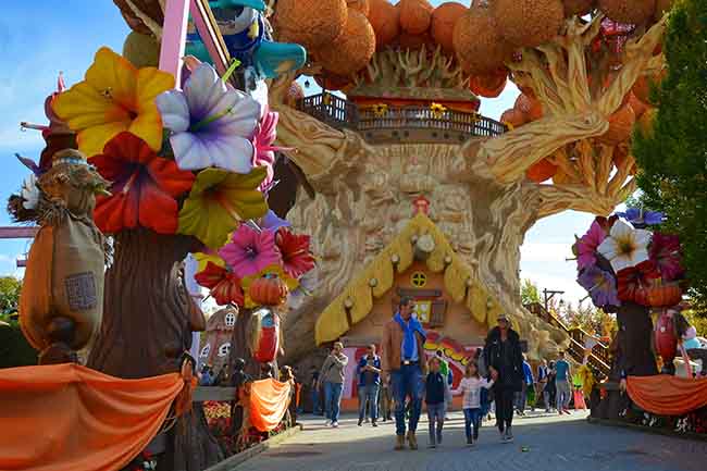 Maurizia Cacciatori a Gardaland, ecco le foto
