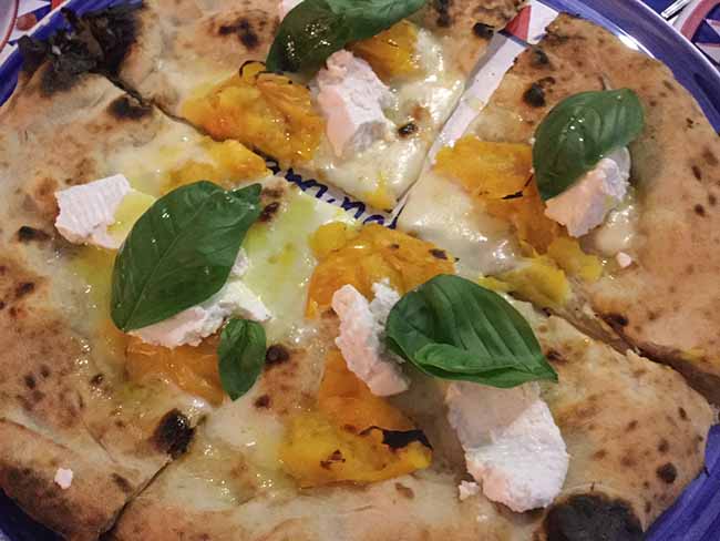 Pizza o sushi? Gli italiani scelgono le bacchette: ecco i cibi più amati