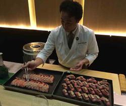 Pizza o sushi? Gli italiani scelgono le bacchette: ecco i cibi più amati