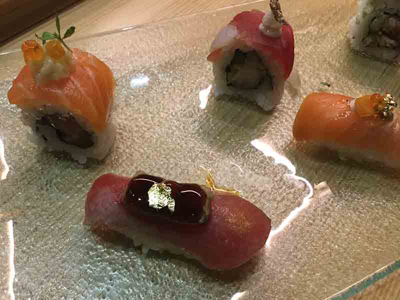 Pizza o sushi? Gli italiani scelgono le bacchette: ecco i cibi più amati