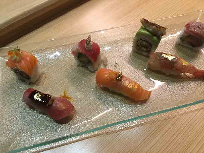 Pizza o sushi? Gli italiani scelgono le bacchette: ecco i cibi più amati
