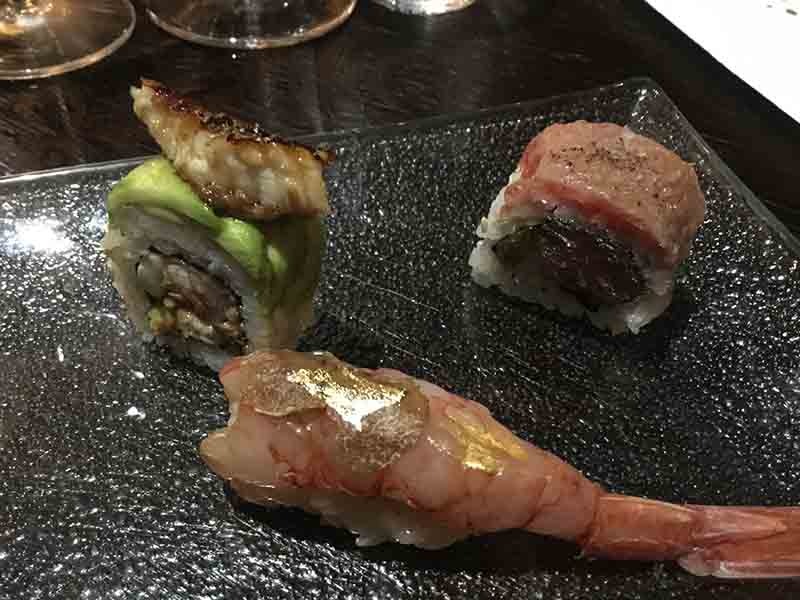 Pizza o sushi? Gli italiani scelgono le bacchette: ecco i cibi più amati