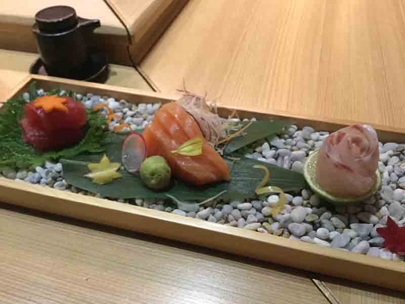 Pizza o sushi? Gli italiani scelgono le bacchette: ecco i cibi più amati