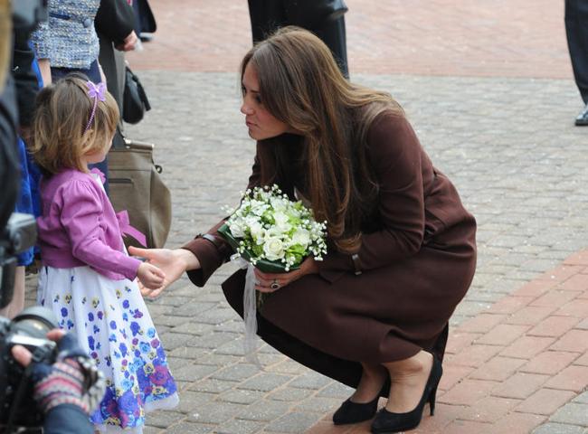 Letizia Ortiz, regina sexy. L’abito è (troppo?) scollato. FOTO