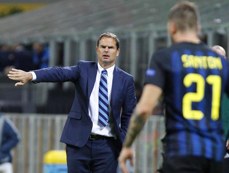 Inter, De Boer a rischio esonero. “Non so se sarà in panchina mercoledì”