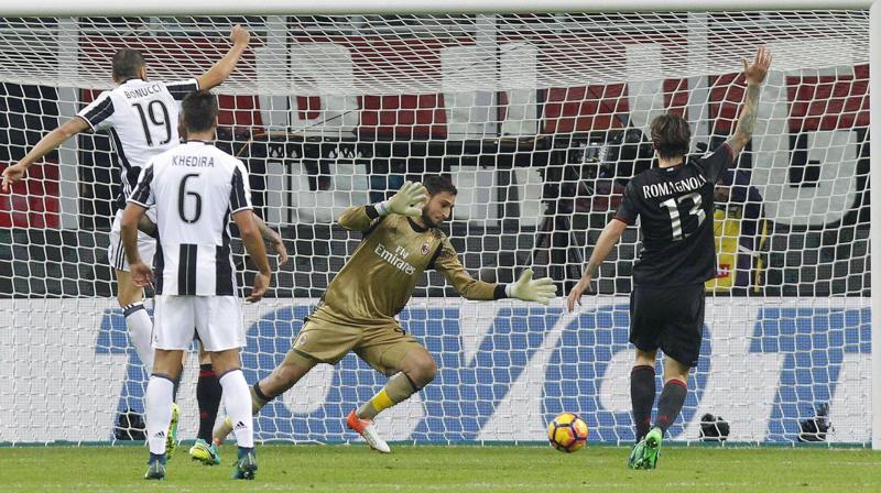 Milan-Juventus, Montella: “Il gol di Pjanic era irregolare perché…” Milan-Juventus, Montella: “Il gol di Pjanic era irregolare perché…”