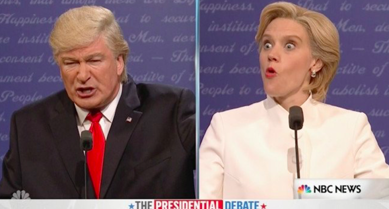 Usa 2016, Trump-Clinton: il dibattito da ridere moderato da Tom Hanks Usa 2016, Trump-Clinton: il dibattito da ridere moderato da Tom Hanks