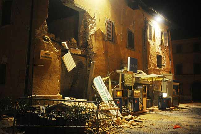 Terremoto nelle Marche, 5mila sfollati. Il governo stanzia 40 milioni. VIDEO Terremoto nelle Marche, 5mila sfollati. Il governo stanzia 40 milioni. VIDEO