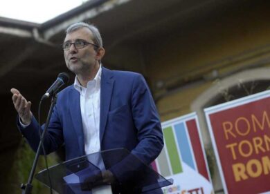 Roberto Giachetti e la canna show: “Due grappe e la verità sulle droghe light”