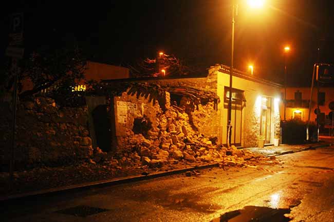 Terremoto, continua lo sciame sismico. Altre 100 scosse tra Marche e Umbria Terremoto, continua lo sciame sismico. Altre 100 scosse tra Marche e Umbria