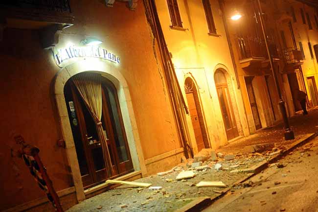Terremoto, continua lo sciame sismico. Altre 100 scosse tra Marche e Umbria Terremoto, continua lo sciame sismico. Altre 100 scosse tra Marche e Umbria
