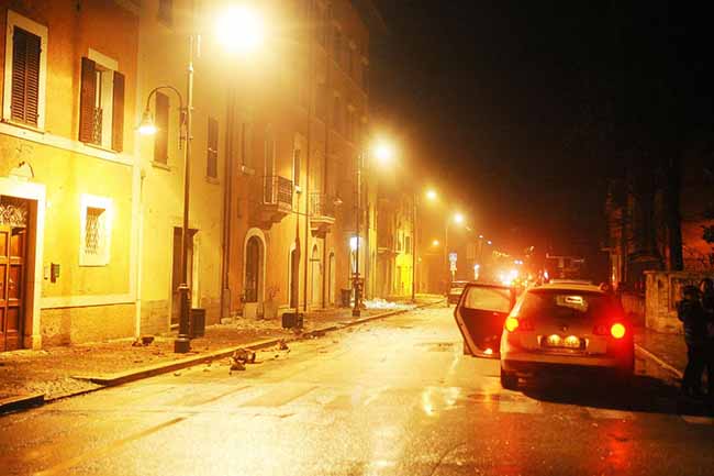 Terremoto, continua lo sciame sismico. Altre 100 scosse tra Marche e Umbria Terremoto, continua lo sciame sismico. Altre 100 scosse tra Marche e Umbria