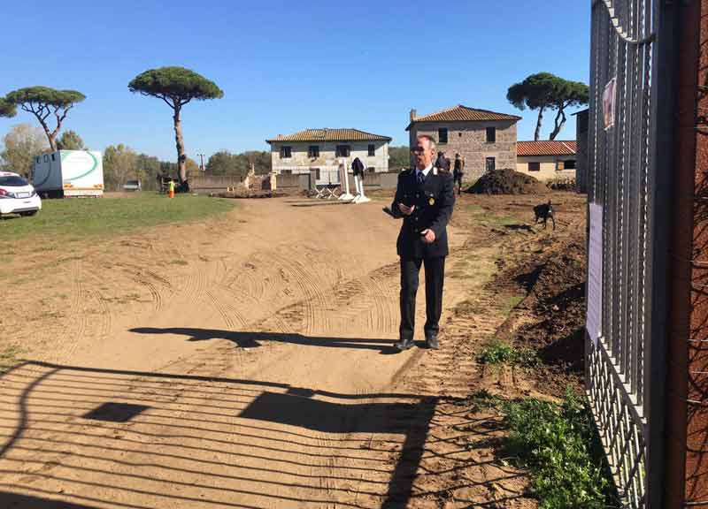 Castelporziano: abusivi box e fienile per i cavalli. Sigilli in un maneggio