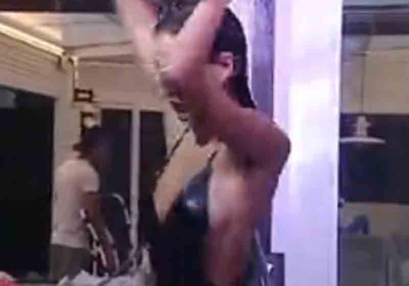 GFV, Mariana Rodriguez e Stefano Bettarini a letto insieme. La foto scandalo GFV, Mariana Rodriguez e Stefano Bettarini a letto insieme. La foto scandalo