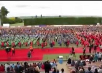 Nuova Zelanda, in 7mila allo stadio per l’haka più grande del mondo