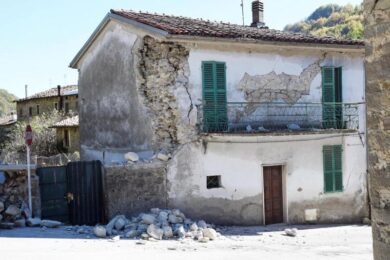 Terremoto centro Italia, sindaci: “Duecentomila case lesionate dal sisma”