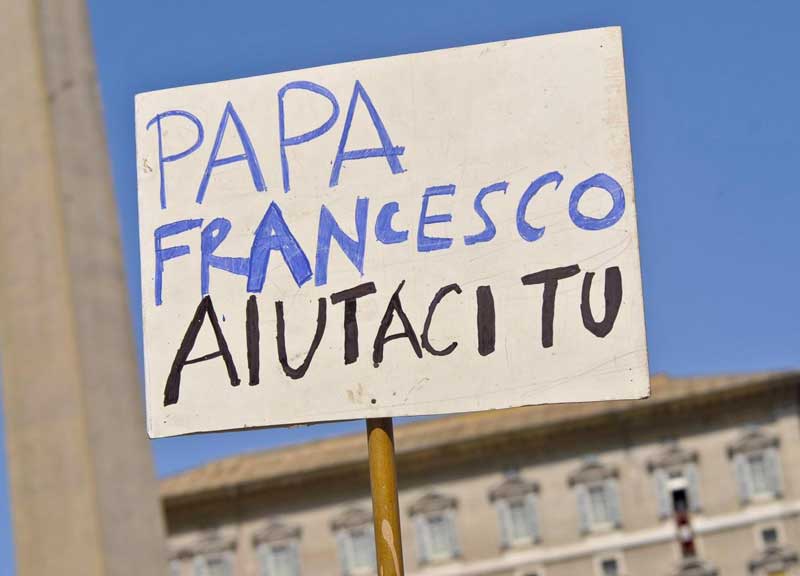 “Sposata con un divorziato, per la Chiesa sono out”. La lettera-denuncia