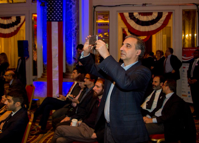 Roma, Trump gela la festa all’Ambasciata Usa. Chi c’era con John R. Phillips Roma, Trump gela la festa all’Ambasciata Usa. Chi c’era con John R. Phillips