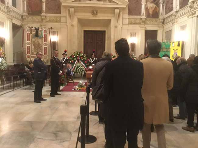 Umberto Veronesi…tra genio e sregolatezza. Camera ardente: le foto di Affari Umberto Veronesi…tra genio e sregolatezza. Camera ardente: le foto di Affari