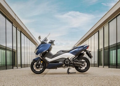 Vodafone in sella a Yamaha per i primi scooter connessi