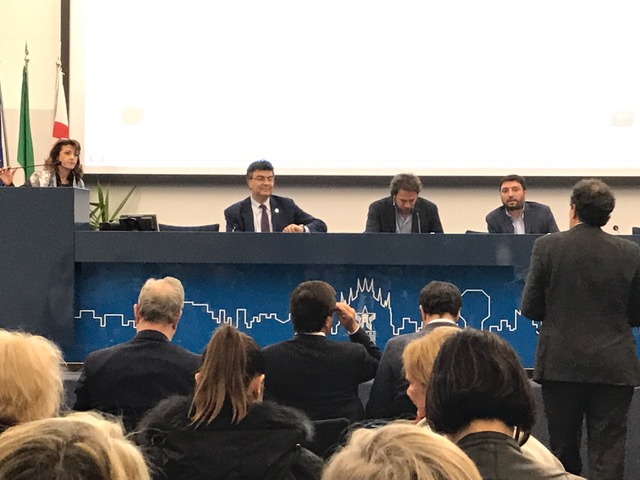Parata di vip per il referendum. Albertini, Luce, Gori: i volti del sì Parata di vip per il referendum. Albertini, Luce, Gori: i volti del sì