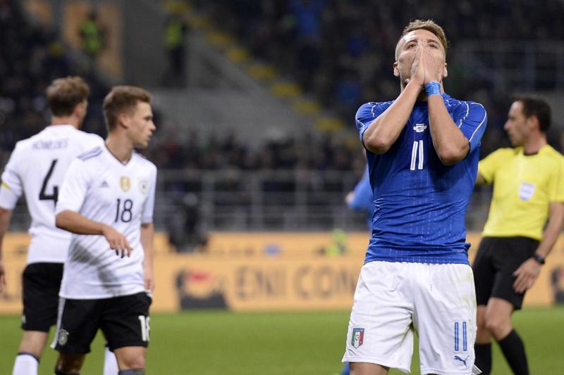 Italia-Germania, palo di Belotti e ansia (Milan) per Alessio Romagnoli Italia-Germania, palo di Belotti e ansia (Milan) per Alessio Romagnoli