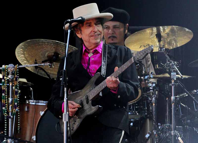 Bob Dylan: “Non verrò a ritirare il Nobel” Bob Dylan: “Non verrò a ritirare il Nobel”