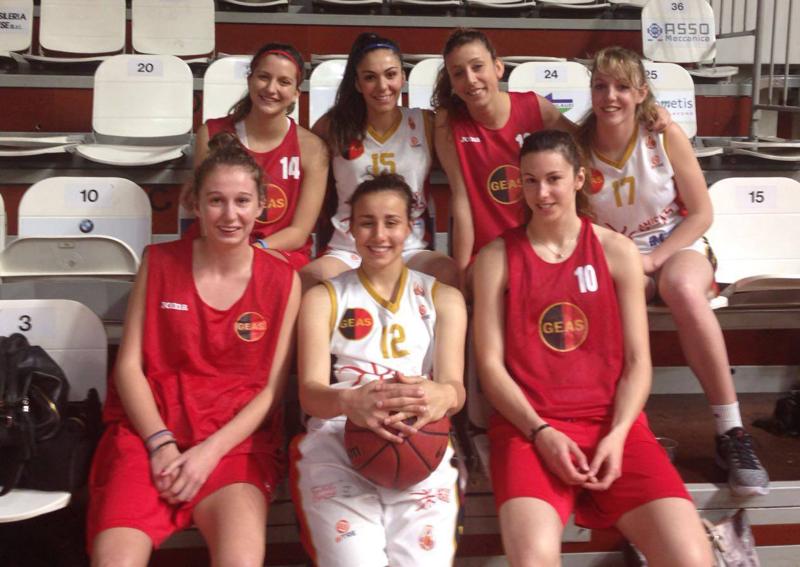 Il Milan recrimina, ma le ragazze rossonere sorridono Il Milan recrimina, ma le ragazze rossonere sorridono