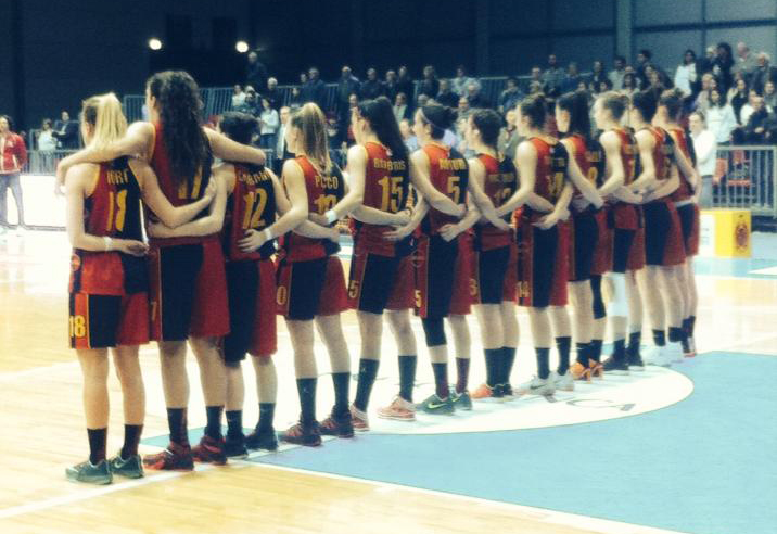 Il Milan recrimina, ma le ragazze rossonere sorridono Il Milan recrimina, ma le ragazze rossonere sorridono