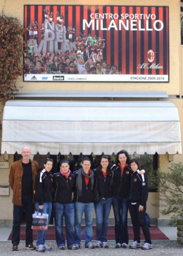 Il Milan recrimina, ma le ragazze rossonere sorridono Il Milan recrimina, ma le ragazze rossonere sorridono