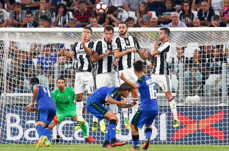 Champions League, Juventus a Siviglia senza Higuain e Benatia Champions League, Juventus a Siviglia senza Higuain e Benatia