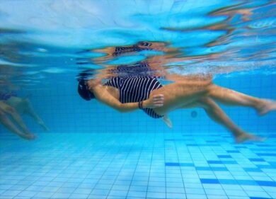 Milanosport, il “Corso nuoto gestanti” spiegato dall’esperta