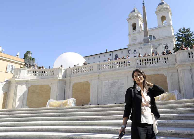 Roma, lotteria dei monumenti. La Raggi apre il sorteggio per le visite gratis Roma, lotteria dei monumenti. La Raggi apre il sorteggio per le visite gratis