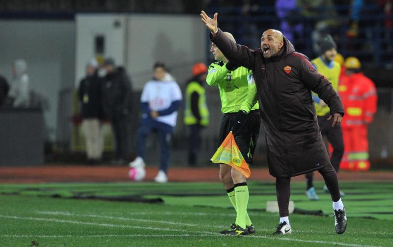 Roma, Spalletti in tackle, Mediaset non ci sta: botta e risposta Roma, Spalletti in tackle, Mediaset non ci sta: botta e risposta