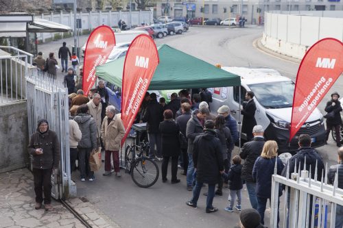 Mobilità, oltre 500 milanesi al primo Open Day in Piazza Frattini Mobilità, oltre 500 milanesi al primo Open Day in Piazza Frattini