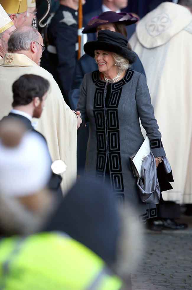 Kate Middleton, abito “riciclato” alla cerimonia funebre. FOTO Kate Middleton, abito “riciclato” alla cerimonia funebre. FOTO